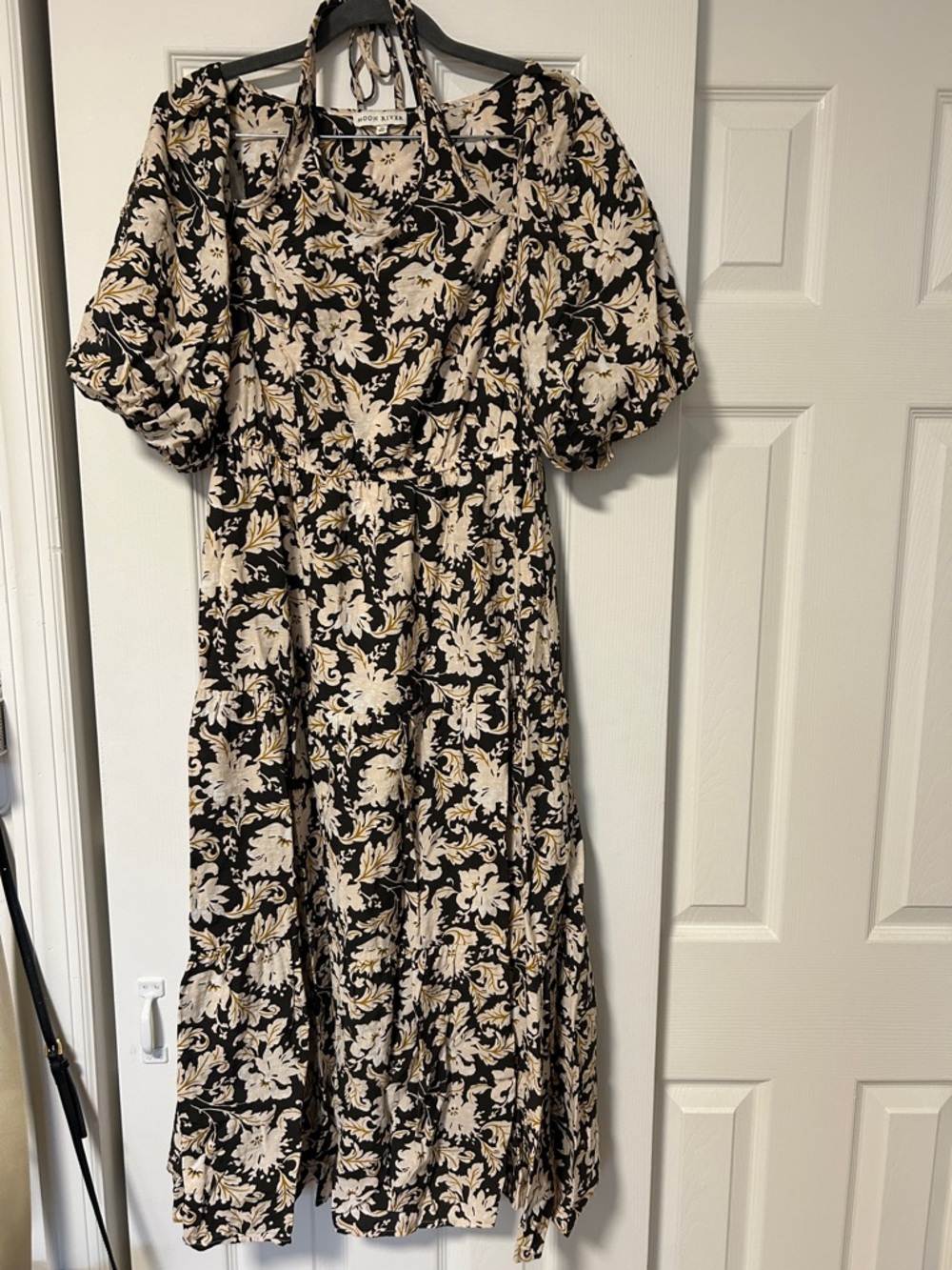 Moon River Black and Cream Floral Midi Dress - Women